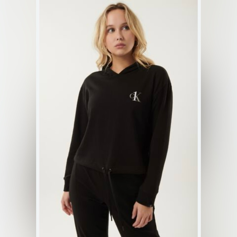 SOLD- Calvin Klein Cropped Black Hoodie Logo Size Small - Picture 2 of 10